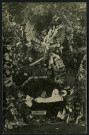 Tombe de l'aviateur Pégoud, avec au pied la couronne lancée par son adversairecarte-photo