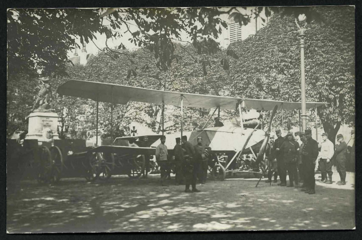Guerre 1914 - Aéroplane allemand capturé à Cernay (16/08/1914) et exposé à Belfort