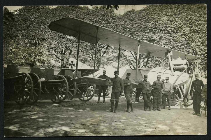 Guerre1914 - Aéroplane allemand capturé à Cernay (16/08/14) exposé à Belfortcarte-photo