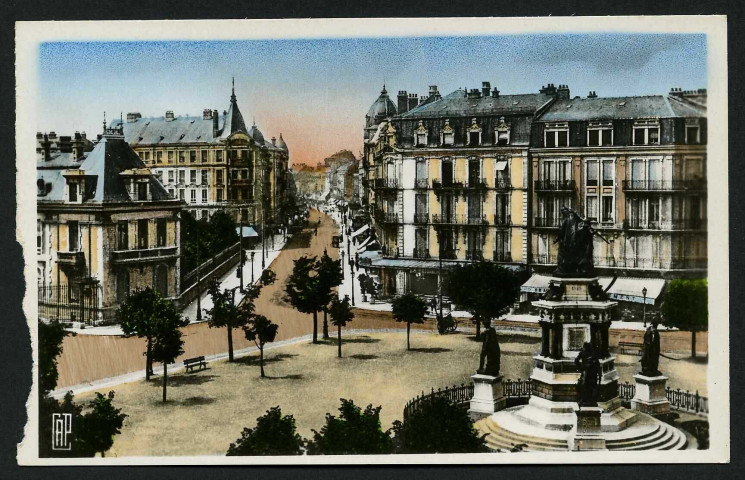 BELFORT - La place de la République et le boulevard Carnot