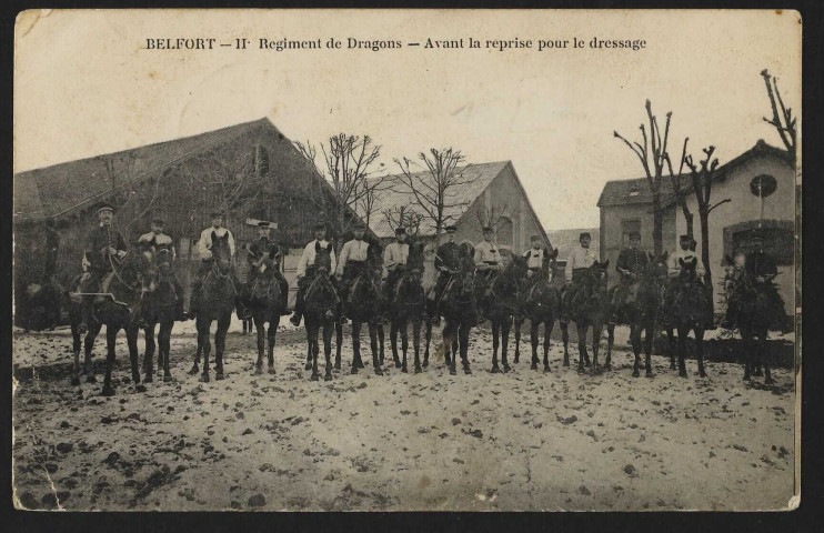 Belfort - 11e régiment de dragons, avant la reprise pour le dressage (quartier Gérard)