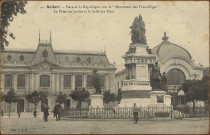 Belfort - Place de la République avec le "Monument des Trois-Sièges", le Palais de Justice et la Salle des Fêtes