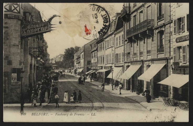 Belfort - Faubourg de France (vue en direction de la gare, la Grande Taverne au premier plan)