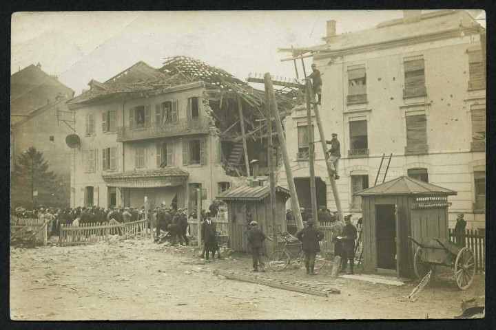 BELFORT - Bar Nicolas situé derrière Gare, éventré par un obus pendant la guerre 14-18
