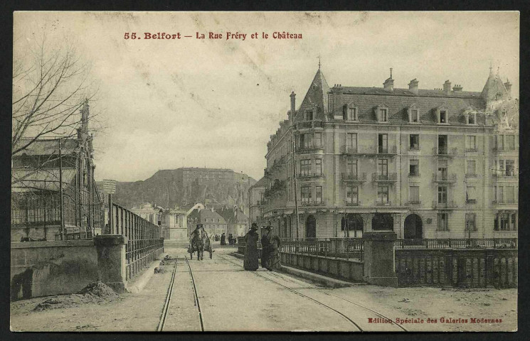 BELFORT - La rue Fréry et le Château