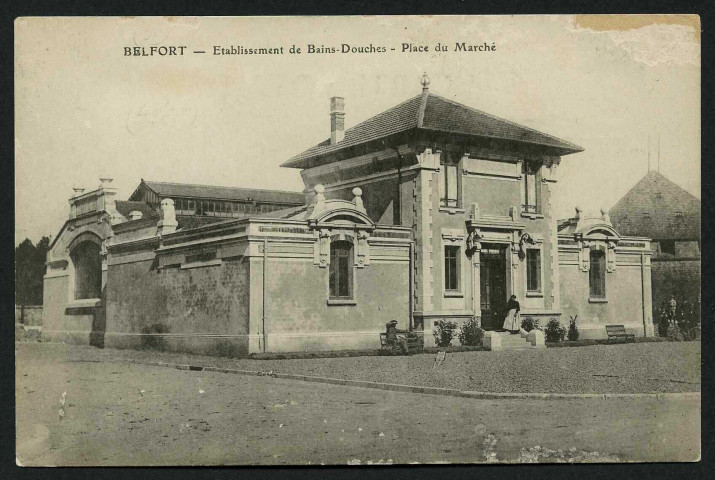 BELFORT - Etablissement de Bains-Douches - Place du marché
2 exemplaires
